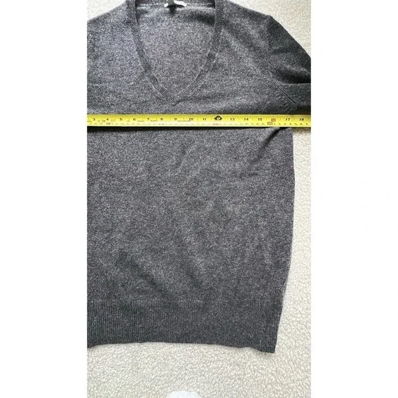Halogen 100% Cashmere Sweater Women's Small V-Neck Heathered Gray - Picture 8 of 11